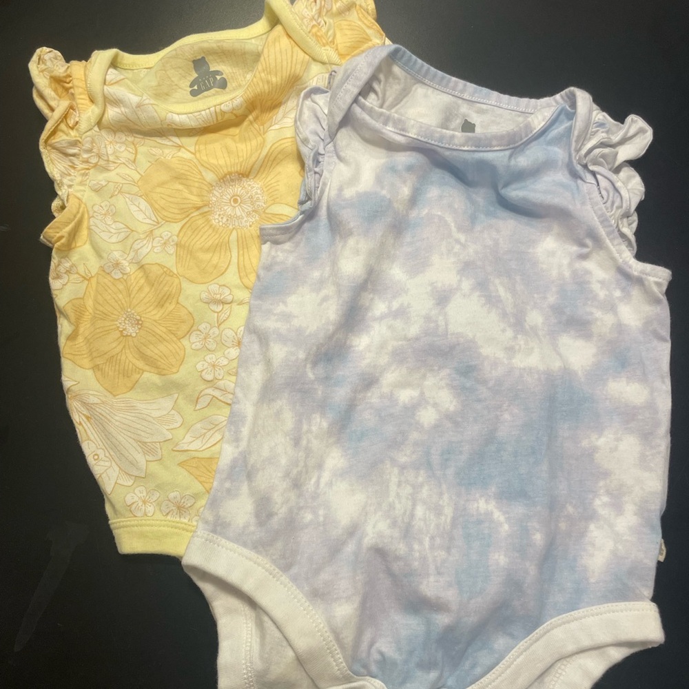 baby Gap Organic Romper Size 12-18 Months.  2 included
